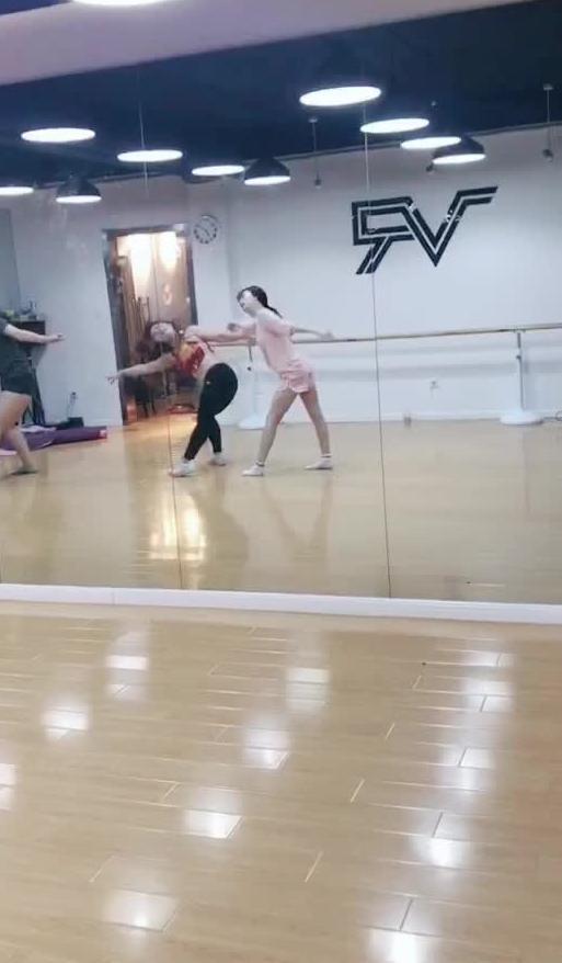 成都跳舞吃瓜视频下载