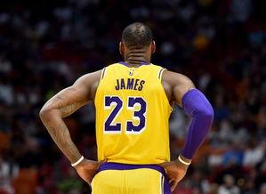 詹姆斯在家吃瓜视频集锦,詹姆斯瓜田乐享美食时光