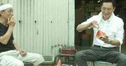 吃瓜撒盐8分47秒视频,吃瓜撒盐的神奇魅力