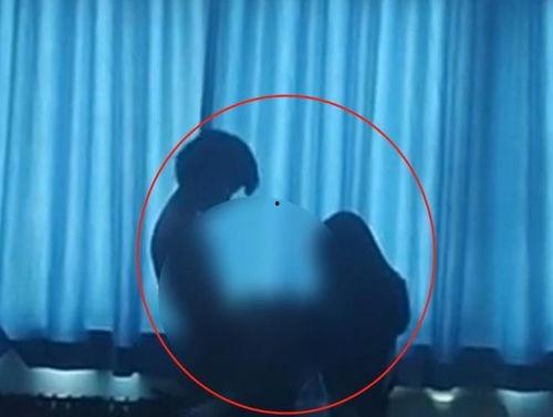 情侣炸裂行为吃瓜视频,吃瓜群众围观情感裂痕