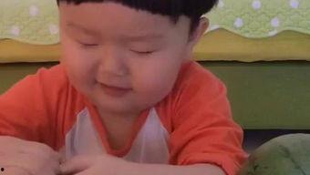小朋友吃瓜可爱视频,萌娃吃瓜瞬间，可爱指数爆表