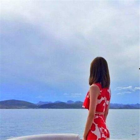 吃瓜视频女生背影,揭秘吃瓜视频中的青春魅力